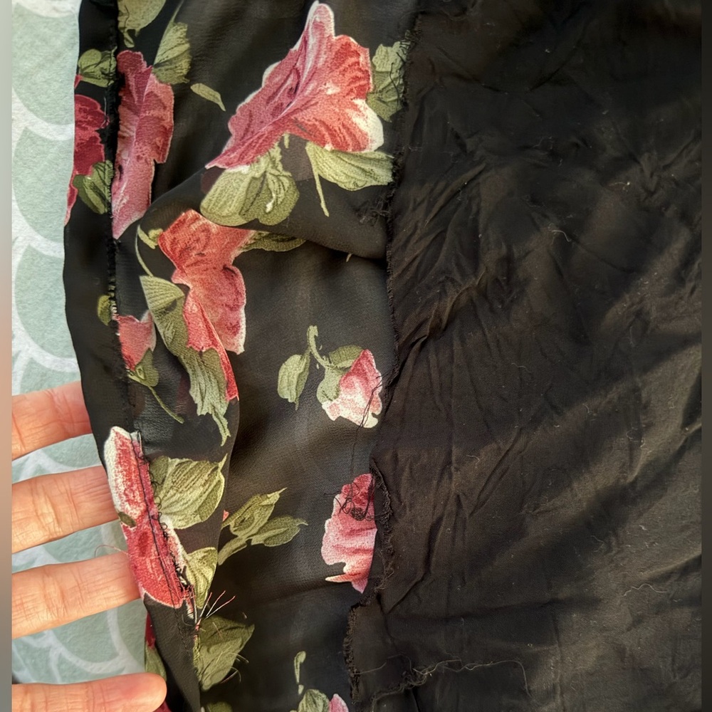 Lulus Ever So Dreamy Black Rose Floral Print🌹🥀🍒 - Picture 5 of 7